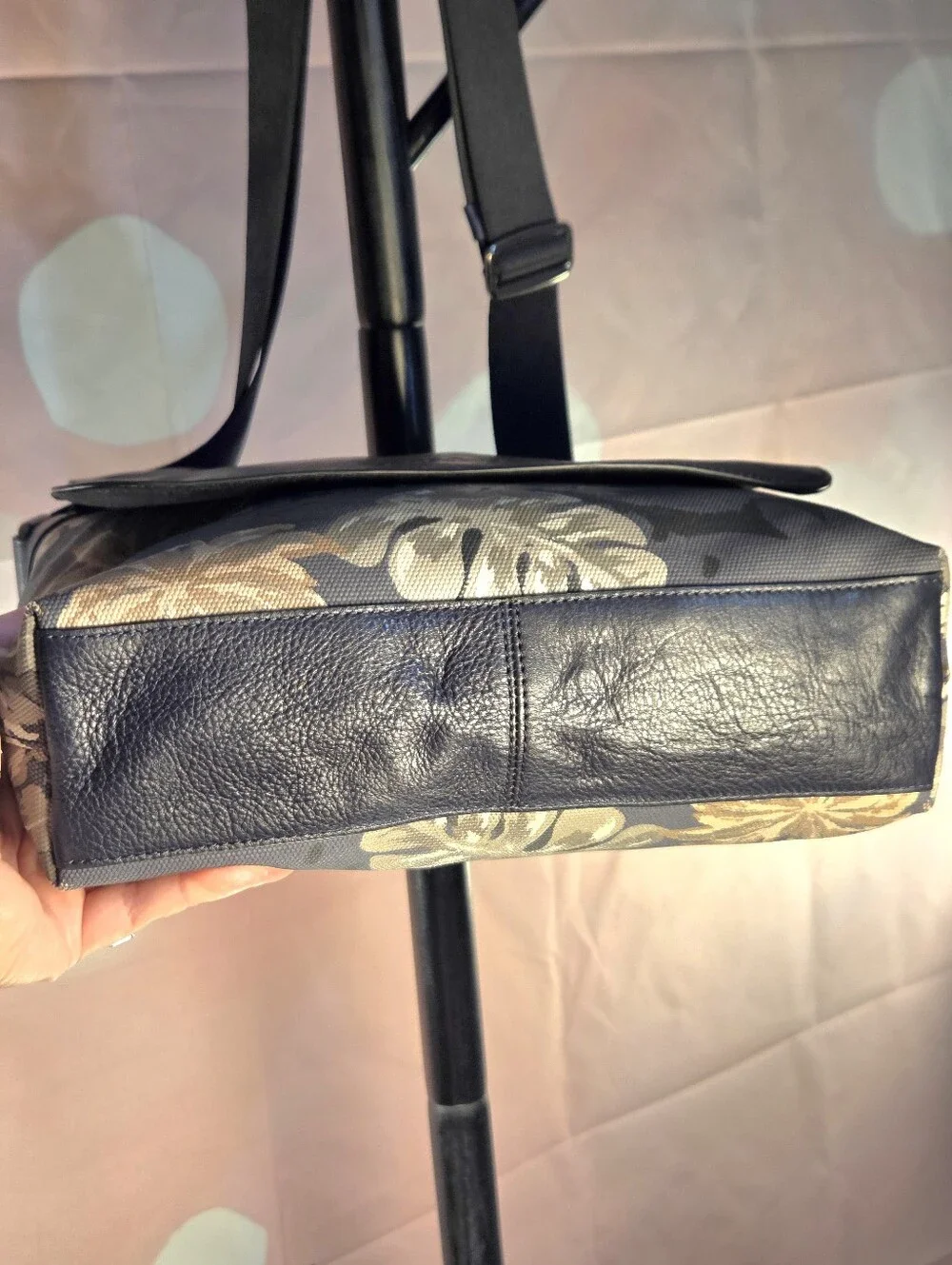 COACH Sullivan Small Messenger Bag In Hawaiian Palm Print LIKE NEW! 💙 NAVY BLUE